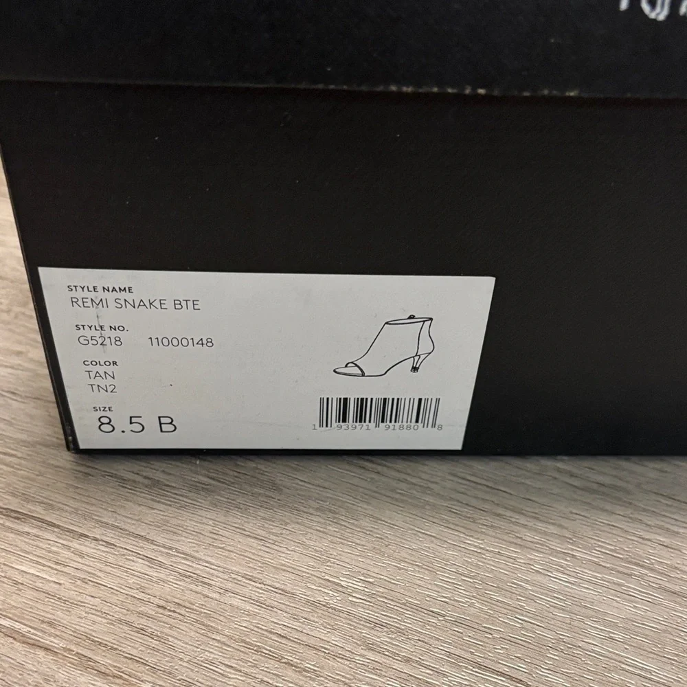 Coach Silver and Black Textured Heels